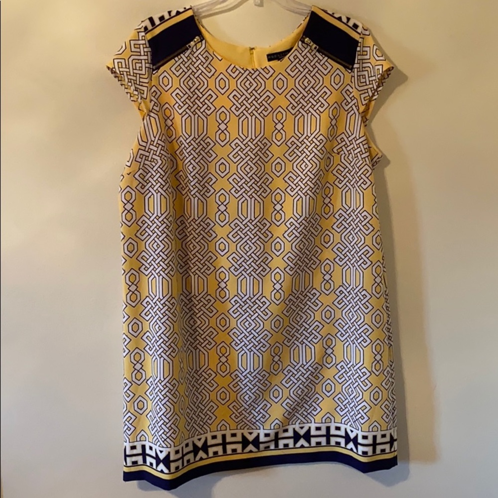 Short sleeve women’s plus size dress